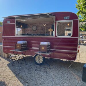 Caravane "The Old Trailer" Sonorisation et DJ "Classique" compris